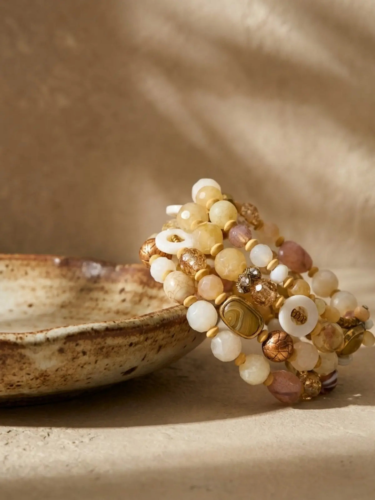 4 Pcs Natural Stone Beaded Bracelets, Bohemian Vintage Style, Earth Tone Multi-Pendant Elastic Stackable, Women's Beach Vacation Daily Accessory, Boho Stone Bracelet