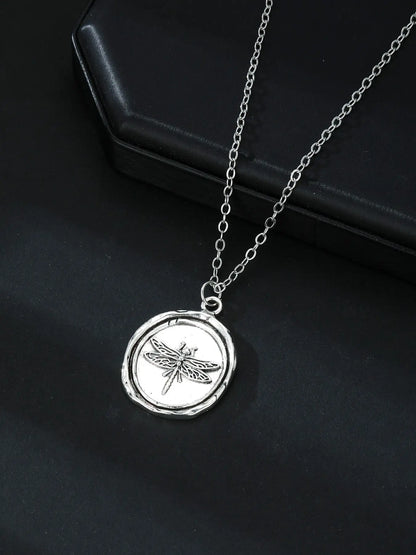 Vintage Punk Distressed Dragonfly Pendant Necklace, Unisex Casual Party Jewelry, Unique Round Design, Perfect for Daily Wear, Costume Necklaces, Chain Necklace, Accessory Necklace, Alloy Pendant Necklace