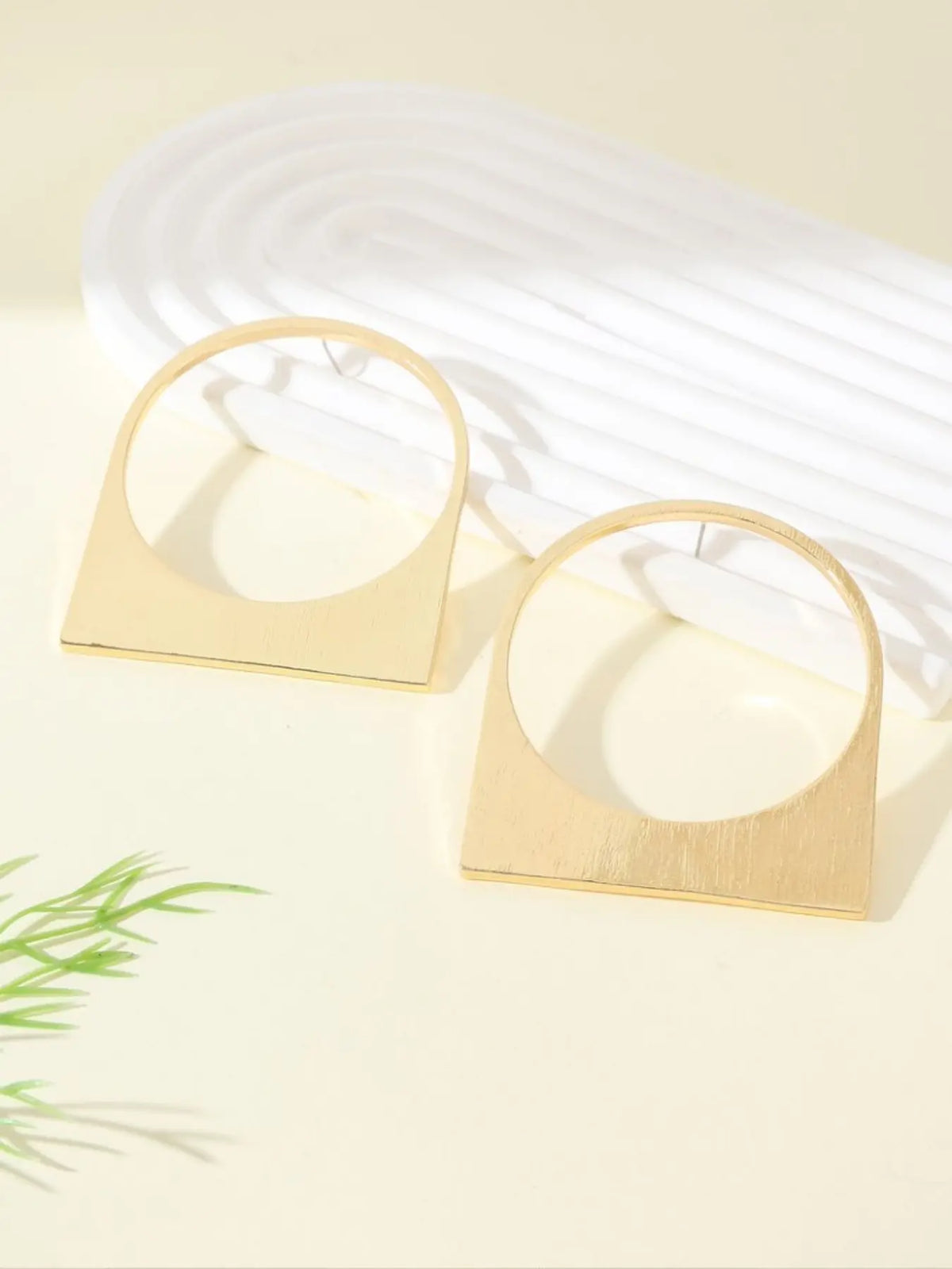 Fashionable Geometric Hollow Out Round Metal Large Hoops Shape Earrings for Women, Simple Party Club Personality Versatile Earrings Ear Hoops, Fashion Jewelry Party