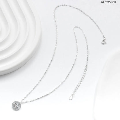 Women's Princess Cut Pendant Necklace - Delicate Heart-Round Cluster Halo Chain, Minimalist Aesthetic Solitaire Jewelry, Casual Outfits Women Accessory, Trendy Birthday Christmas Gift
