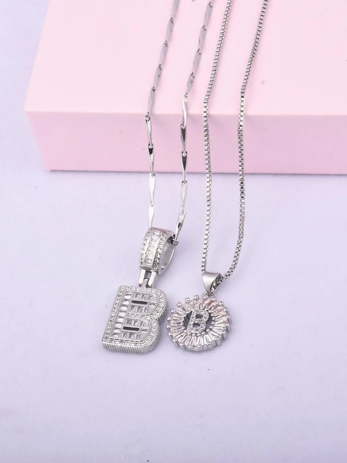 Initials Necklace with Box, 26 Letters Pendant Necklace, Alphabet Letter Necklace for Women & Girls, Fashion Jewelry for Party, Daily Decor, Trendy All-match & Exquisite Jewelry for Birthday Gift, Personalized Initial Necklace, Fashionable Accessory
