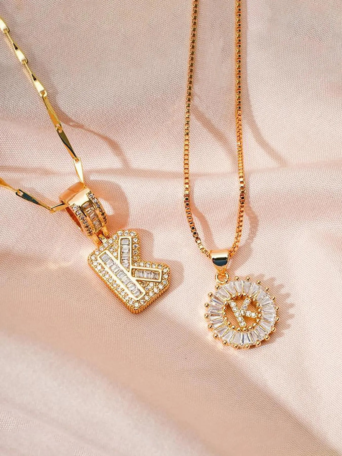 Letter Chain Necklace Set for Women, 26 Pendants with Zirconia Round Floral Design, Sister Matching Gift, Daily Wear Fashion Accessory, Casual Style Necklaces