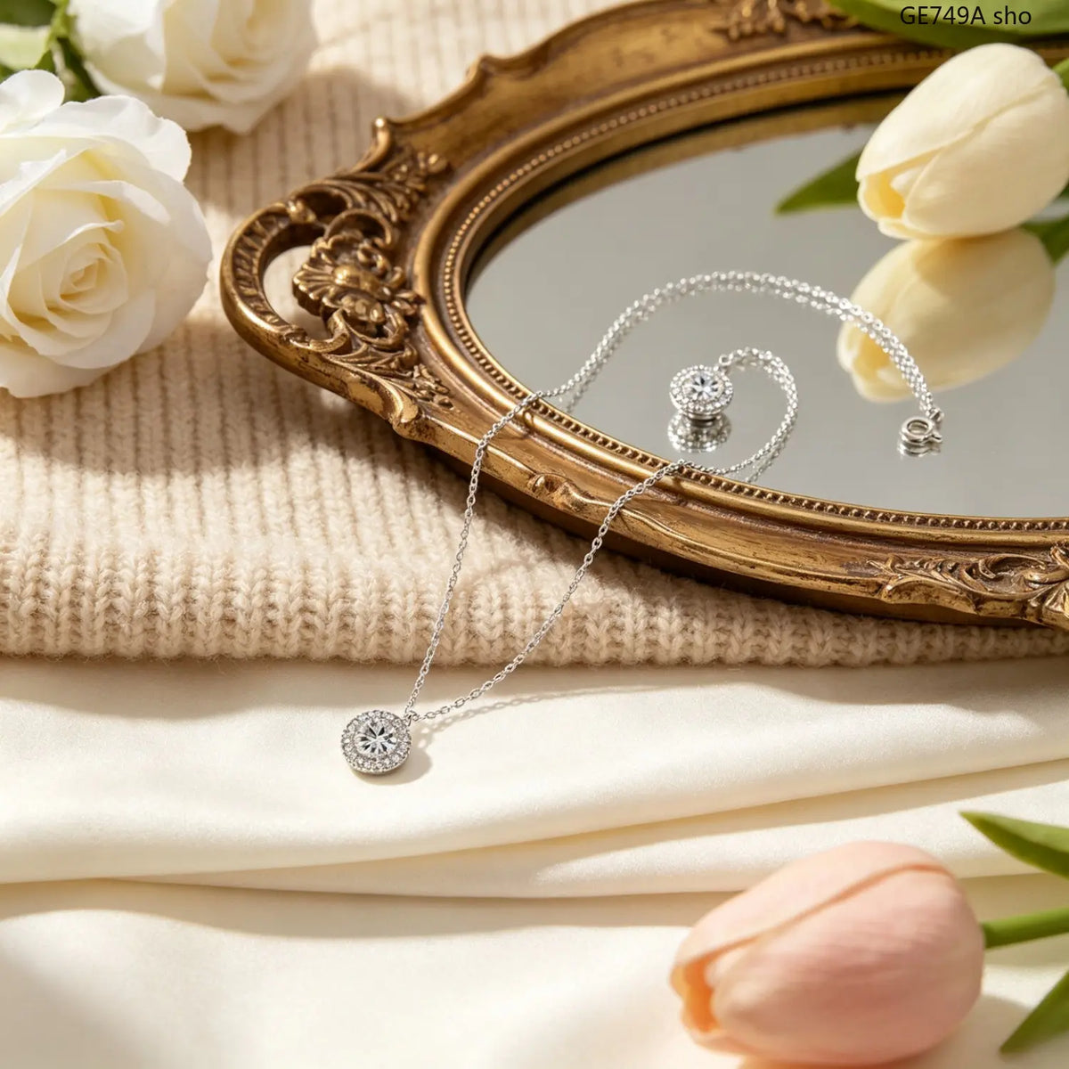 Women's Princess Cut Pendant Necklace - Delicate Heart-Round Cluster Halo Chain, Minimalist Aesthetic Solitaire Jewelry, Casual Outfits Women Accessory, Trendy Birthday Christmas Gift