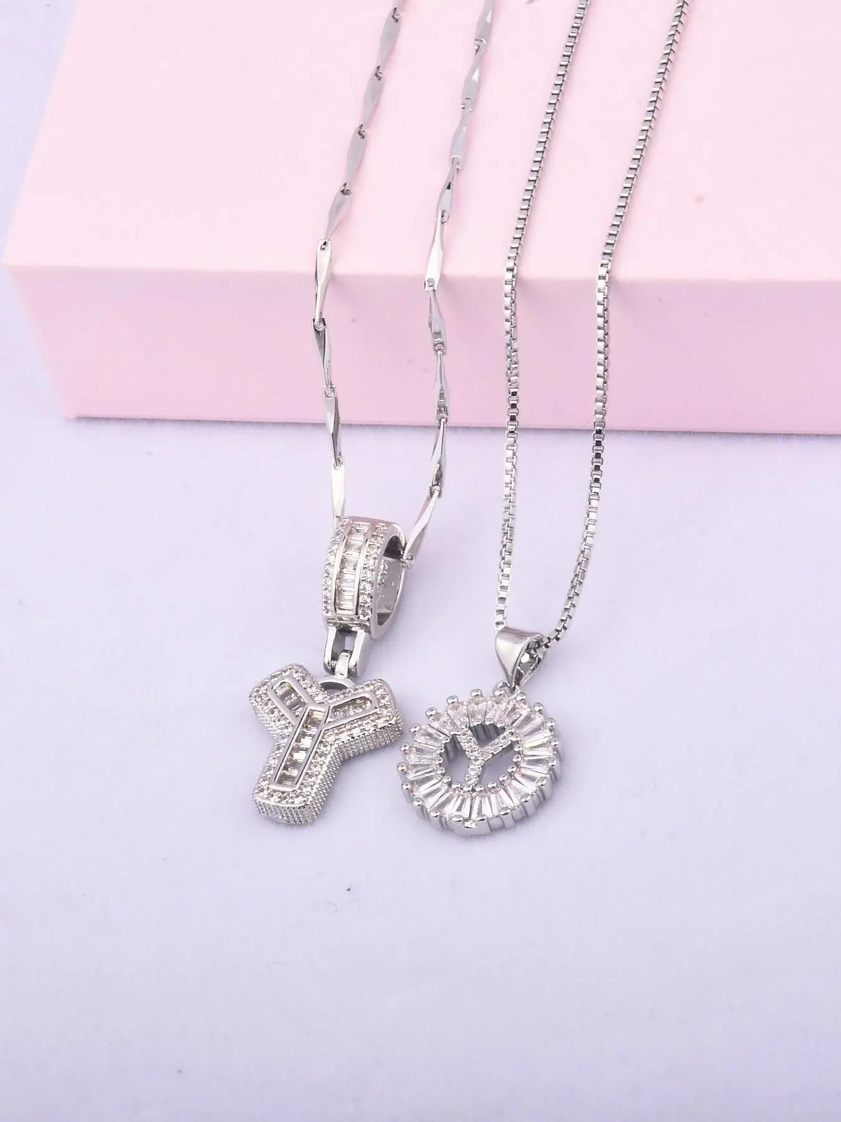 Initials Necklace with Box, 26 Letters Pendant Necklace, Alphabet Letter Necklace for Women & Girls, Fashion Jewelry for Party, Daily Decor, Trendy All-match & Exquisite Jewelry for Birthday Gift, Personalized Initial Necklace, Fashionable Accessory