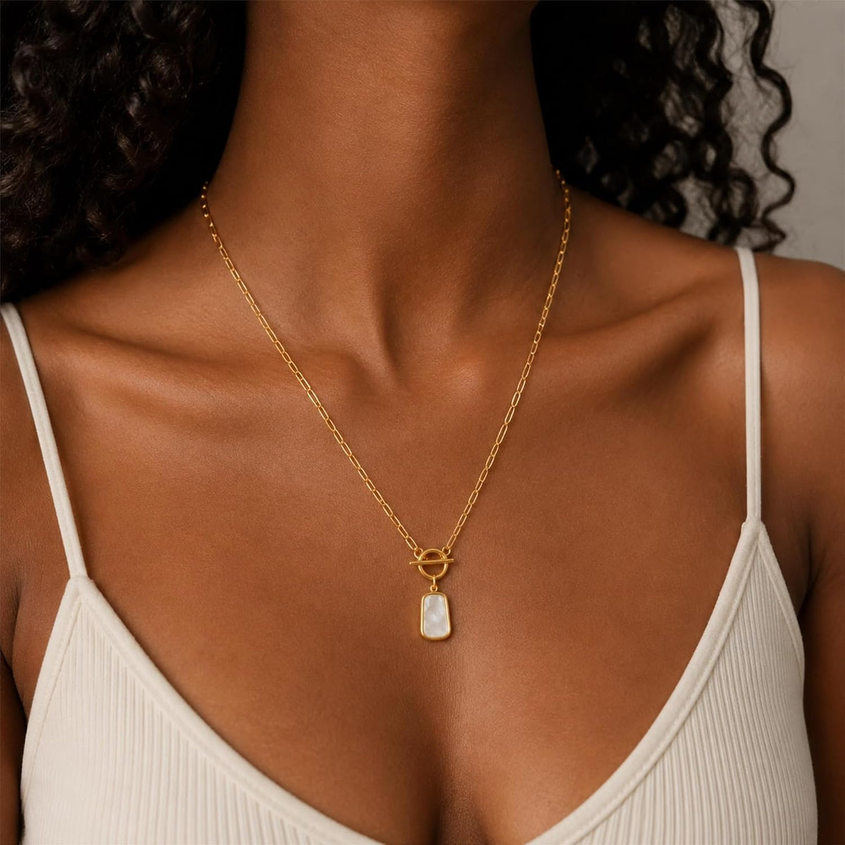 18K Gold Necklace for Women Trendy White Natural Shells Toggle Clasp