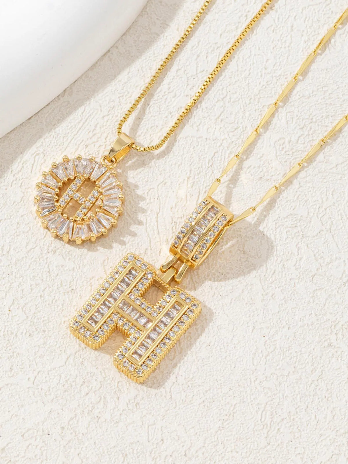 Letter Chain Necklace Set for Women, 26 Pendants with Zirconia Round Floral Design, Sister Matching Gift, Daily Wear Fashion Accessory, Casual Style Necklaces