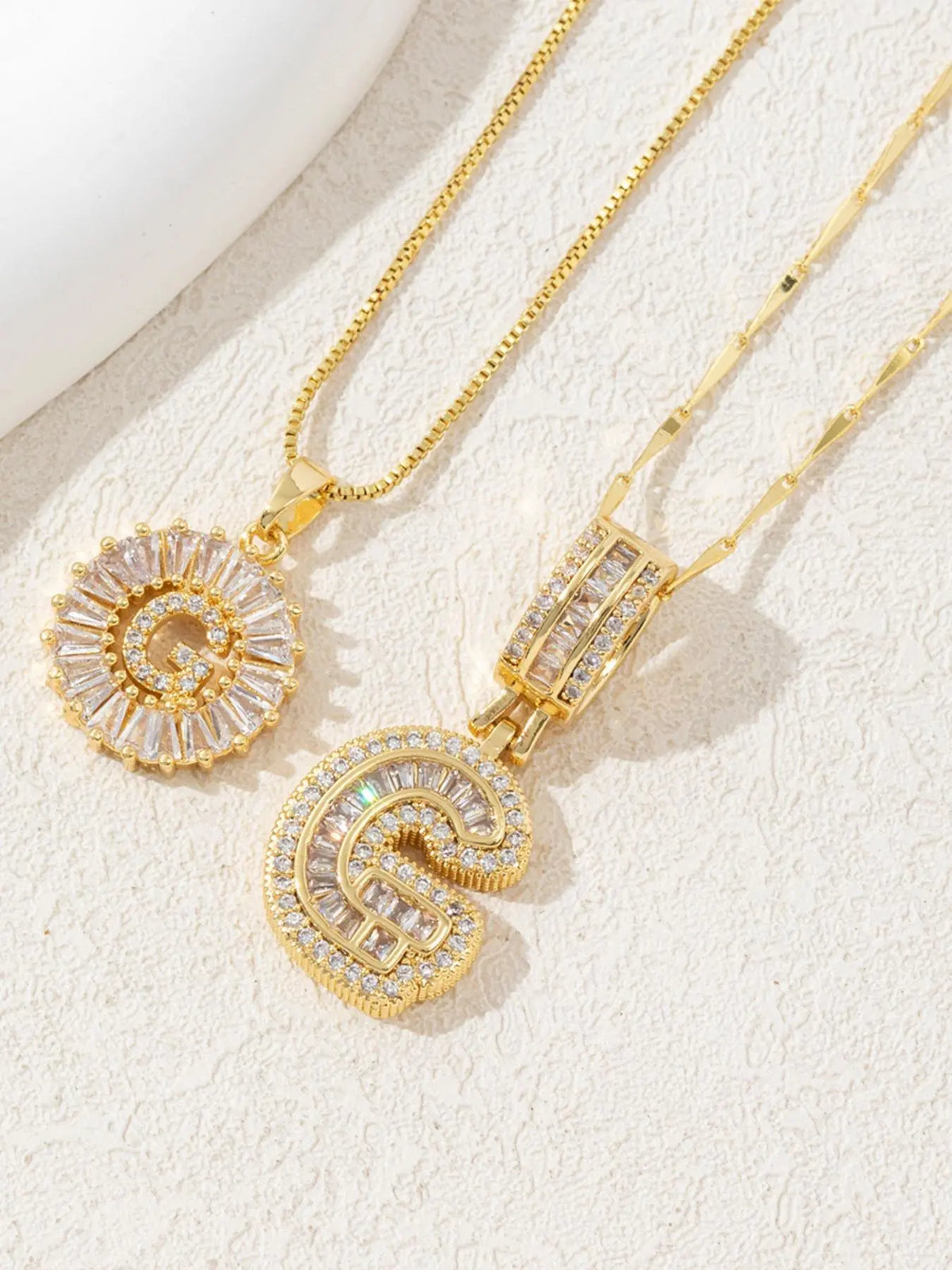 Letter Chain Necklace Set for Women, 26 Pendants with Zirconia Round Floral Design, Sister Matching Gift, Daily Wear Fashion Accessory, Casual Style Necklaces