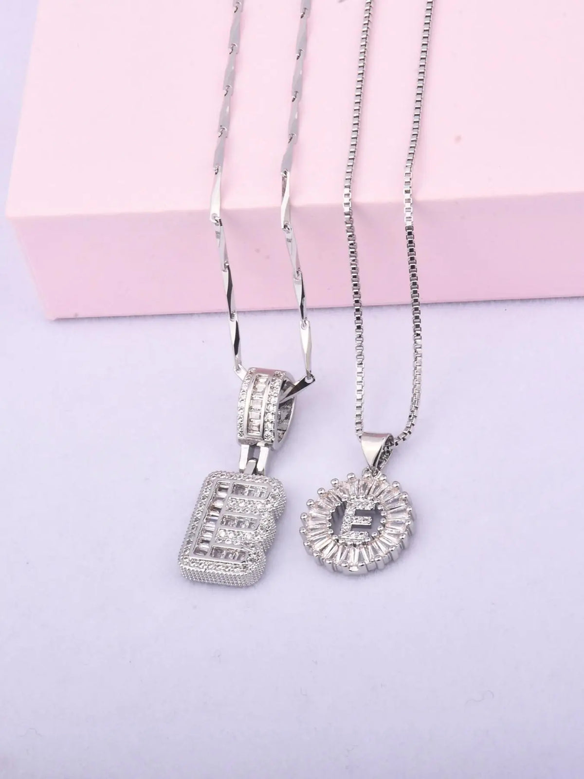Initials Necklace with Box, 26 Letters Pendant Necklace, Alphabet Letter Necklace for Women & Girls, Fashion Jewelry for Party, Daily Decor, Trendy All-match & Exquisite Jewelry for Birthday Gift, Personalized Initial Necklace, Fashionable Accessory