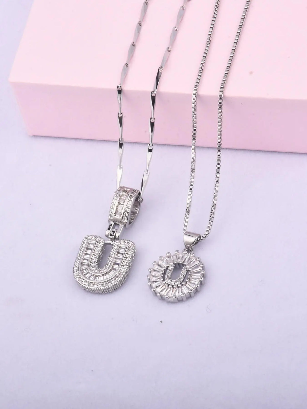 Initials Necklace with Box, 26 Letters Pendant Necklace, Alphabet Letter Necklace for Women & Girls, Fashion Jewelry for Party, Daily Decor, Trendy All-match & Exquisite Jewelry for Birthday Gift, Personalized Initial Necklace, Fashionable Accessory