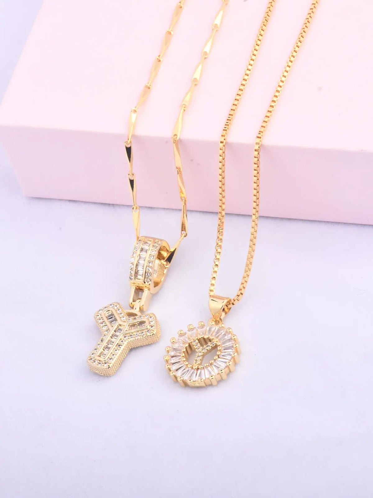 Initials Necklace with Box, 26 Letters Pendant Necklace, Alphabet Letter Necklace for Women & Girls, Fashion Jewelry for Party, Daily Decor, Trendy All-match & Exquisite Jewelry for Birthday Gift, Personalized Initial Necklace, Fashionable Accessory