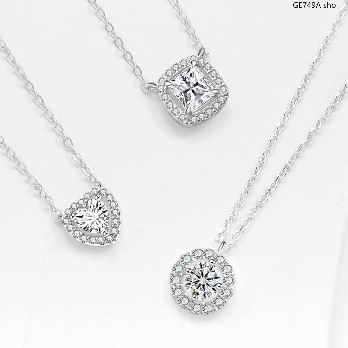 Women's Princess Cut Pendant Necklace - Delicate Heart-Round Cluster Halo Chain, Minimalist Aesthetic Solitaire Jewelry, Casual Outfits Women Accessory, Trendy Birthday Christmas Gift