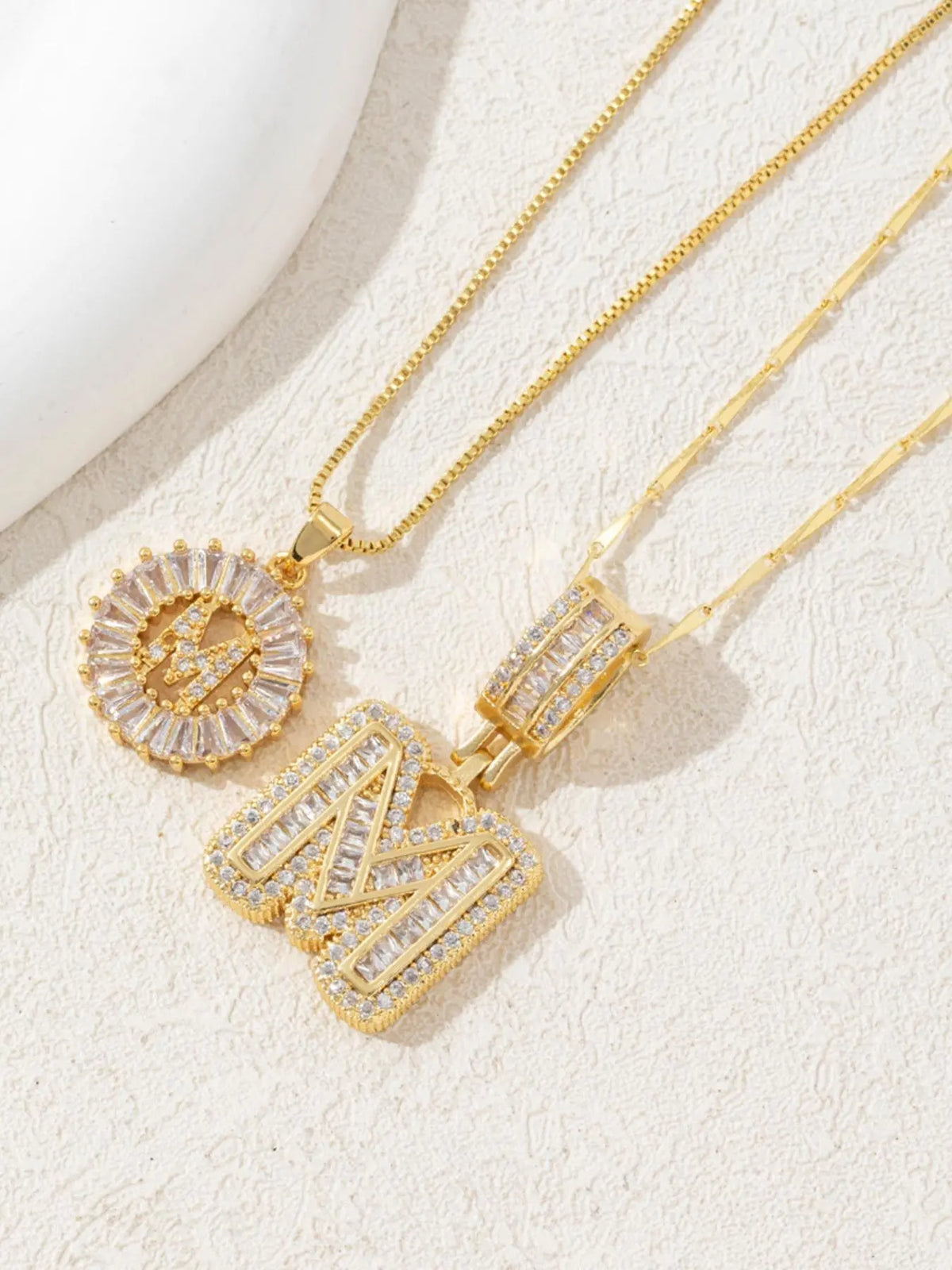 Letter Chain Necklace Set for Women, 26 Pendants with Zirconia Round Floral Design, Sister Matching Gift, Daily Wear Fashion Accessory, Casual Style Necklaces