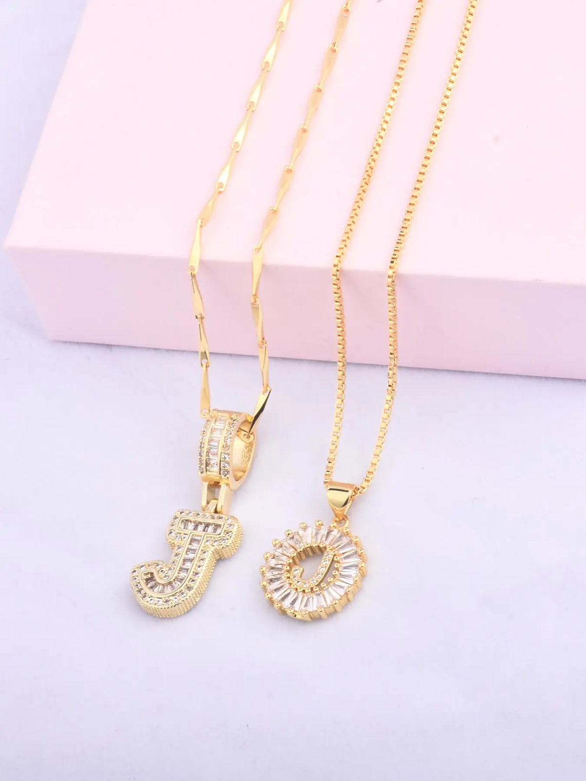 Initials Necklace with Box, 26 Letters Pendant Necklace, Alphabet Letter Necklace for Women & Girls, Fashion Jewelry for Party, Daily Decor, Trendy All-match & Exquisite Jewelry for Birthday Gift, Personalized Initial Necklace, Fashionable Accessory