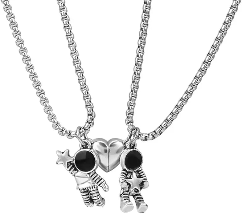 2Pcs Astronaut Couples Necklaces Astronomy Spaceman Matching Couple Necklaces Valentine’s Day for Him Her or Best Friends
