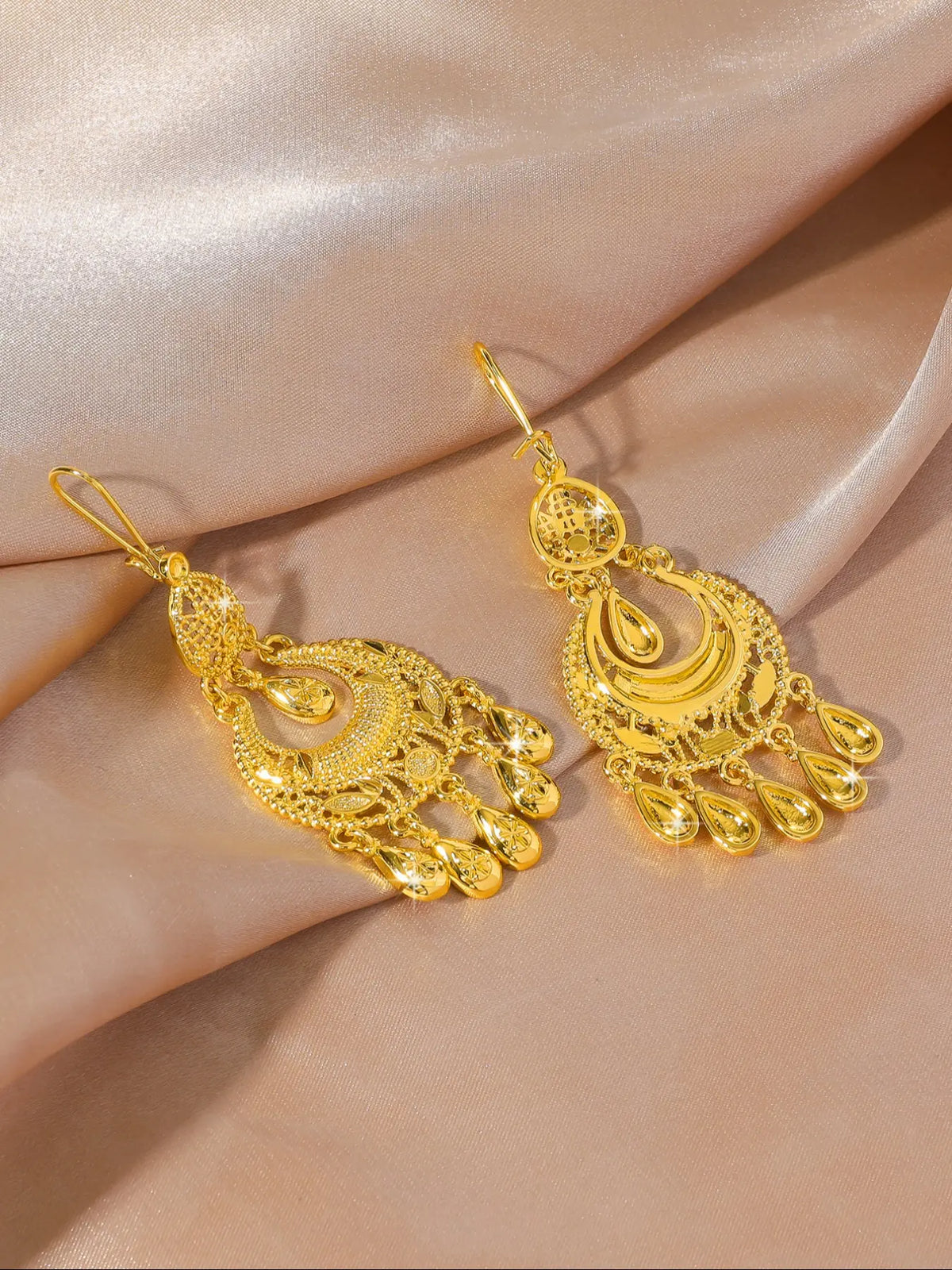 New Chinese retro palace style golden water droplet tassel long earrings Statement Earrings, Trendy Jewelry, Stylish Jewelry, perfect gift for girlfriends and girlfriends, women's light luxury daily accessories jewelry, Trendy Fashionable Accessories