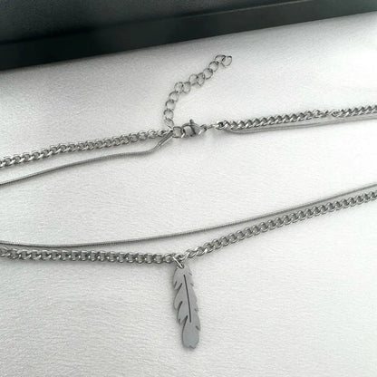 Unisex 2-Layered Hip-Hop Pendant Necklace with Delicate Feather Charm, Polyester Layered Chain Necklaces, 18.0in Adjustable Chain + 1.9in Extension, Streetwear Casual Accessory for Daily Styling