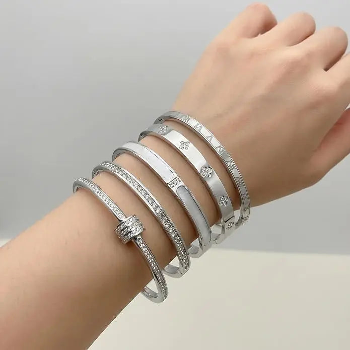 5PCS Waterproof Titanium Steel Bracelet Set for Women, Rhinestone Stackable Bracelets, Fashion Jewelry, Minimalist Elegant Wrist Bracelets for Everyday Wear